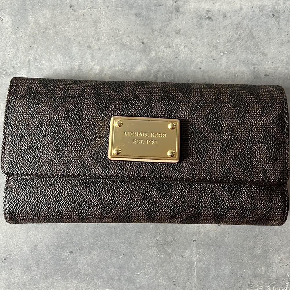 Michael Kors Wallet!